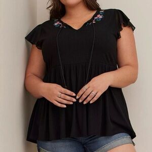 ✨NWT✨Torrid | Black Embroidered Floral/Tie Neckline Flutter Sleeve Top Sz 3X